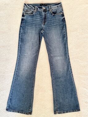 Truth + Thread Flare Stretch Jeans Size 4 Medium Wash 30” Inseam NWOT